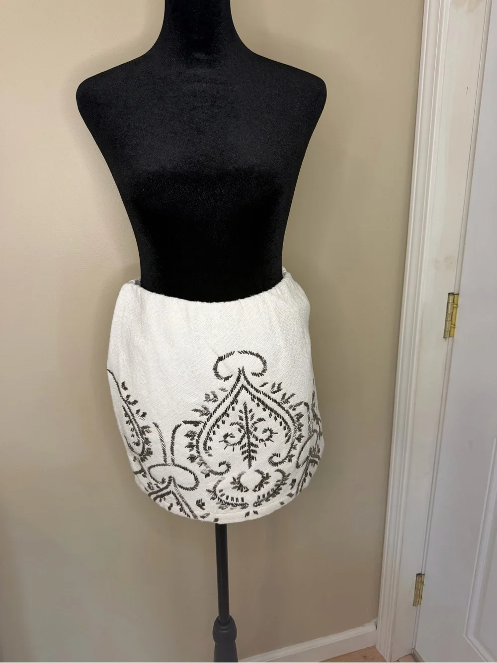 NWT Potter’s Pot Beaded Mini Skirt Cream Paisley Boho Metallic